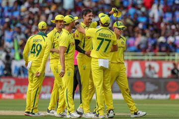 IND vs AUS, 2nd ODI: Aussie Openers Run-Riot After Mitchell Starc's Fiery Spell